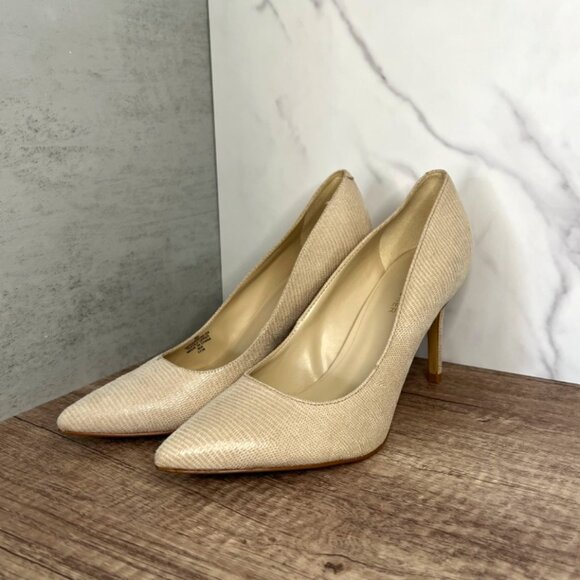 Marc Fisher Textured Pump Heel - Picture 1 of 9